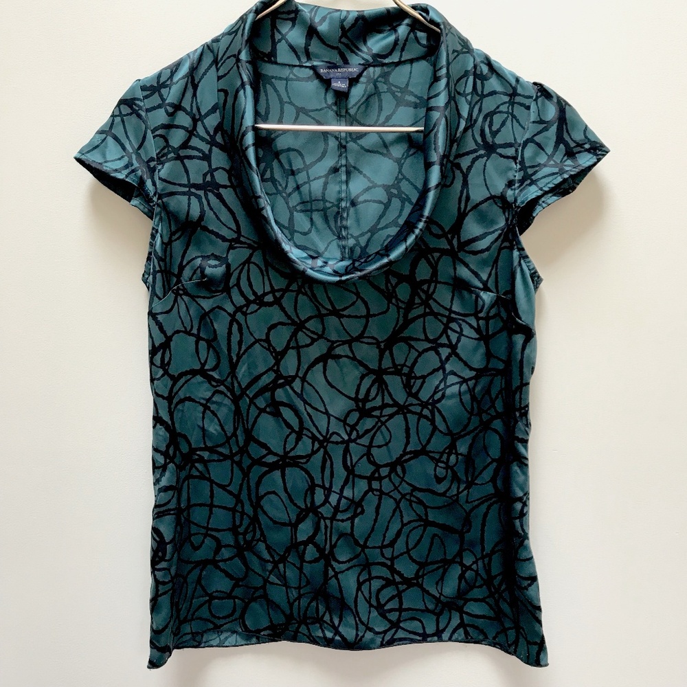 Banana Republic Short Sleeve Scoop Neck Top